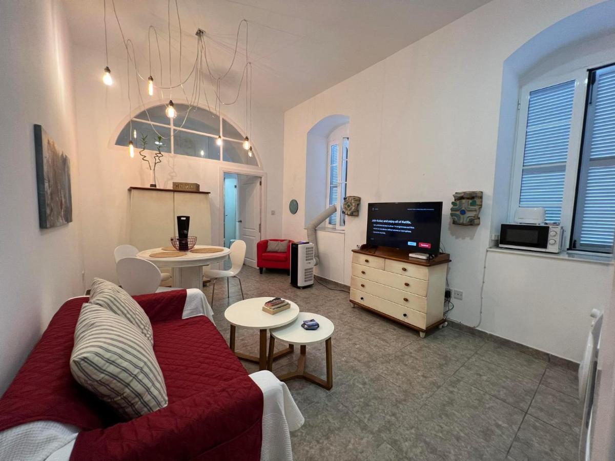 Quirky 1Br Just Off Main Street Prime Location Apartment Gibraltar Exterior foto