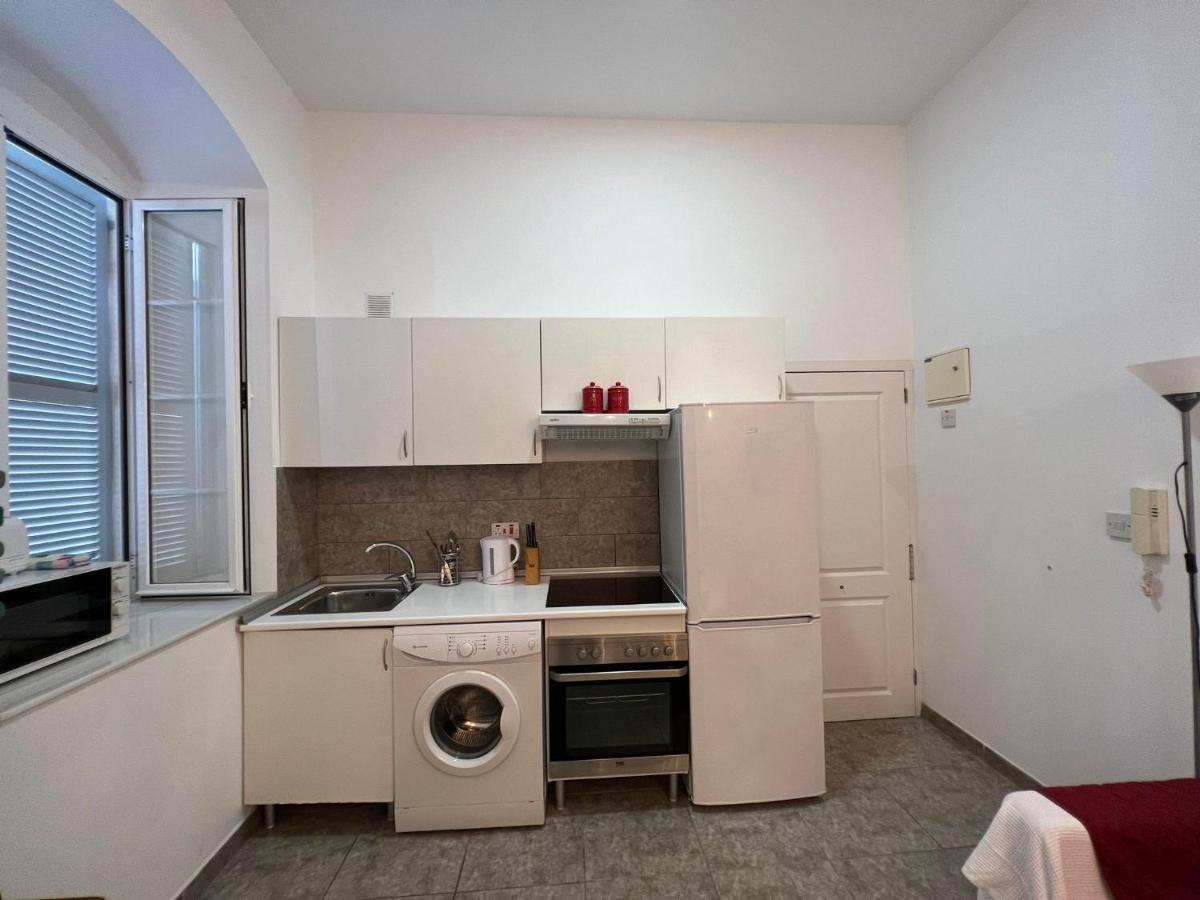 Quirky 1Br Just Off Main Street Prime Location Apartment Gibraltar Exterior foto